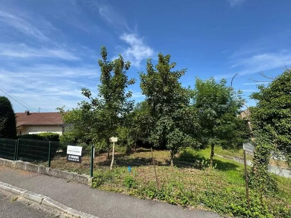 Terrain 908 m²