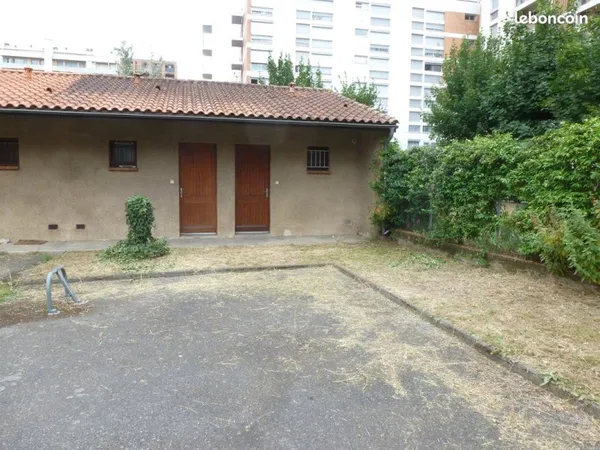 Toulouse Saint-Michel Studio avec parking et jardin sécurisés