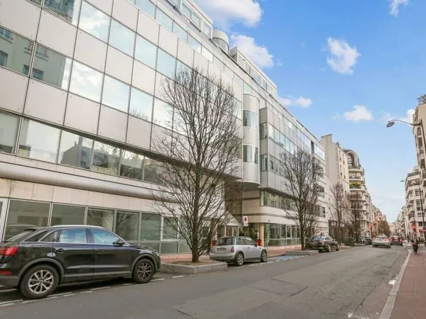 Bureaux 706 m²