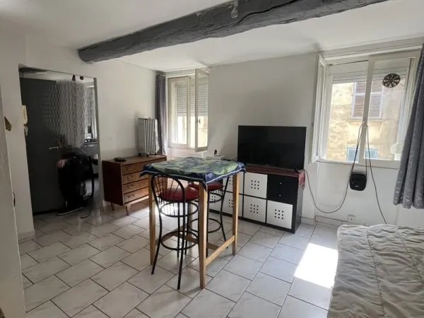 Toulon, Pont du Las, T1, 28,20M2 , vendu loué. DPE C