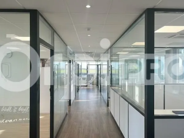 Bureaux 240 m²