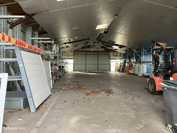 Local commercial 381 m²