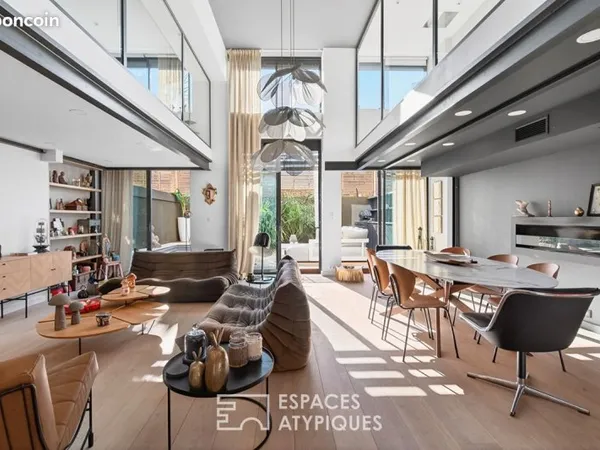 Loft 3 pièces 142 m²