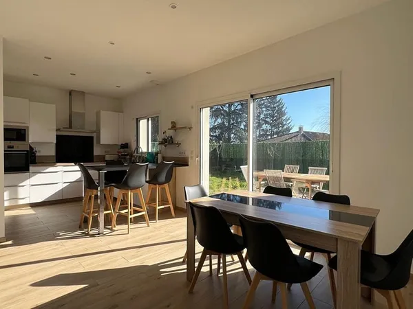 À LOUER ? Maison meublée récente T4 € 90,1 m²