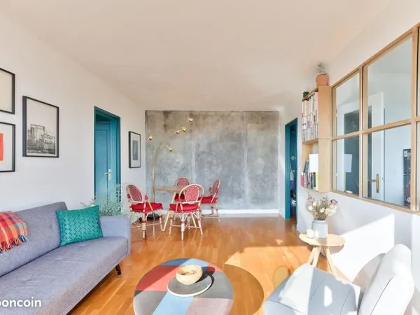 VUE PANORAMIQUE - T2 RÉNOVÉ 45 m² - 13ème ÉTAGE - BALCON 10 m² - PARKING & CAVE