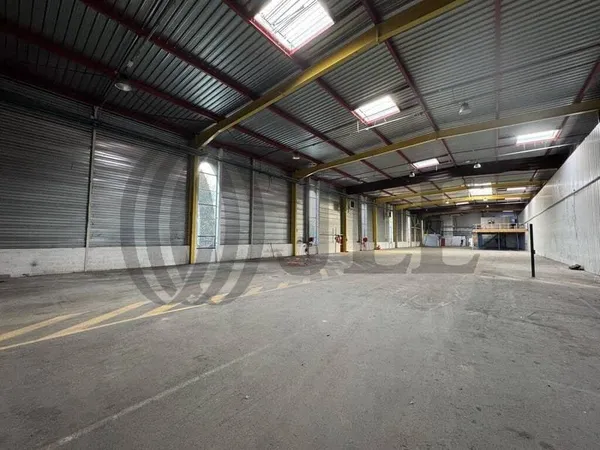 Local d'activité 2817 m²