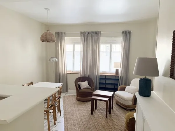 Bordeaux T2 meublé 38m2 Cour privative Centre ville