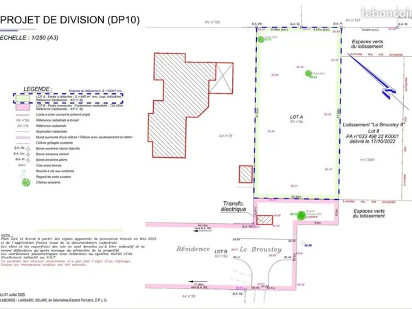 Terrain communal constructible de 840 M² entre deux lotissements