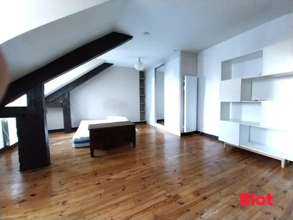 A VENDRE - RENNES - QUARTIER SAINT GERMAIN - APPARTEMENT TYPE 1 BIS 40M²