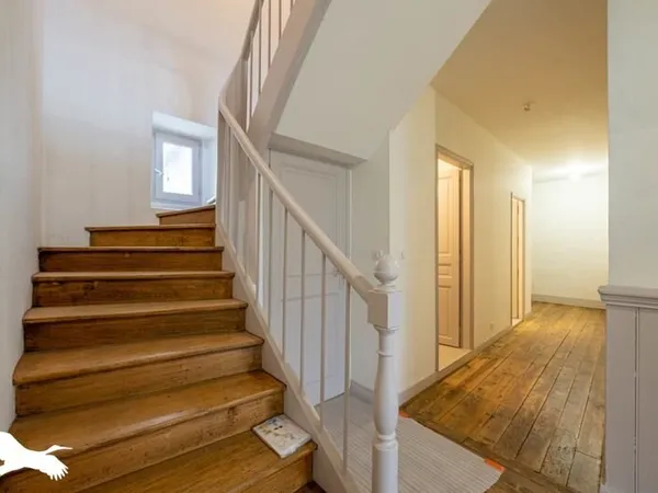 Maison en pierre de 6 pièces principales