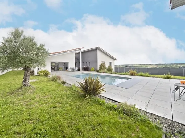 Maison 5 pièces 217 m²
