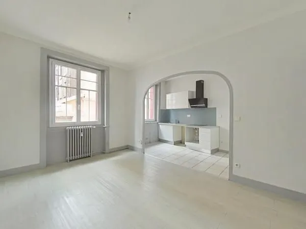 JOLI F2 AVEC GARAGE