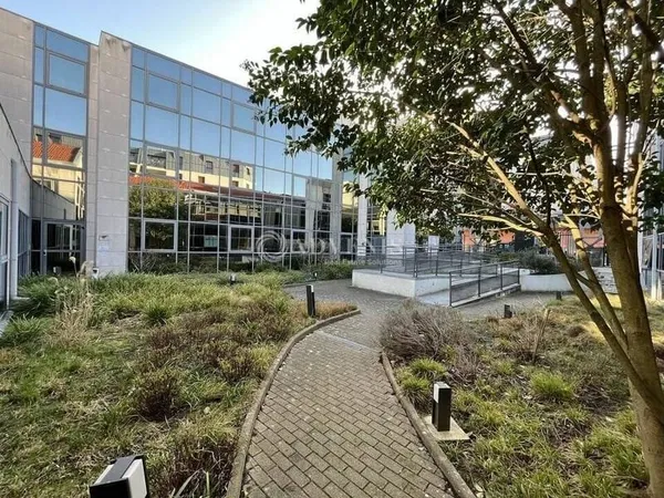 Bureau 174 m²