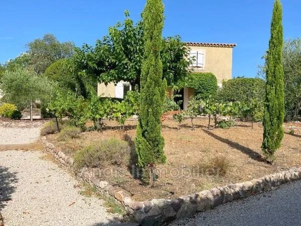 A Vendre - Maison sur les hauteurs de Cogolin. Située, dans un