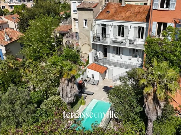 ROUCAS-BLANC MAISON - VUE TERRASSE JARDIN PISCINE