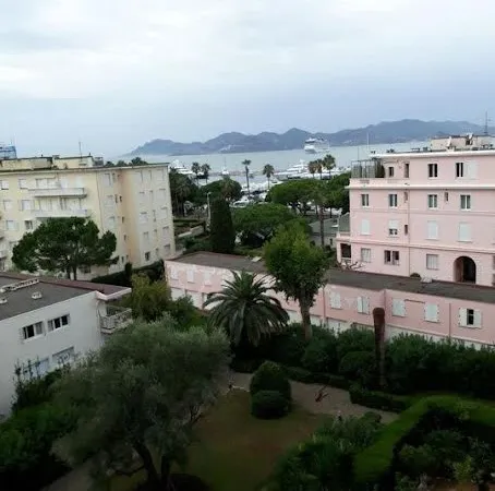 Studio 1 pièce 40 m²