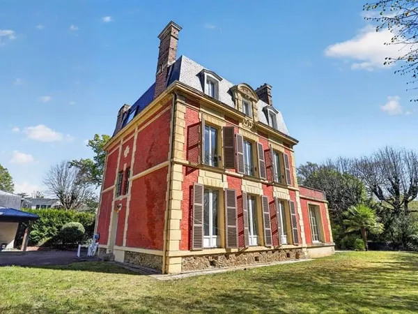 Maison 244 m²