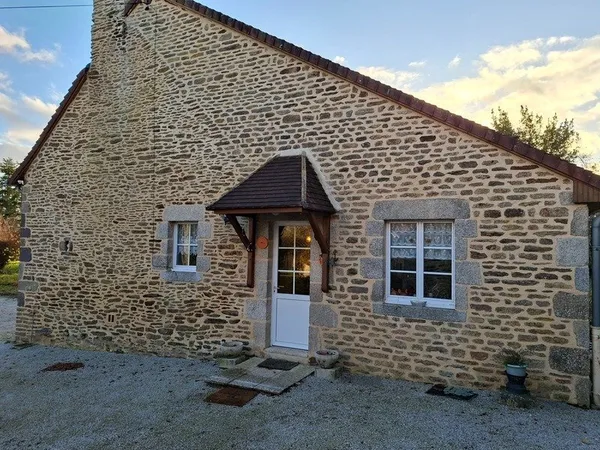 Longère + dépendance + grange, 3000m2 terrain clos, proche de ST CENERI LE GEREI & à 10 MIN ALENCON-