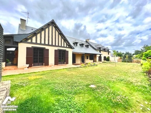 Maison 12 pièces 374 m²