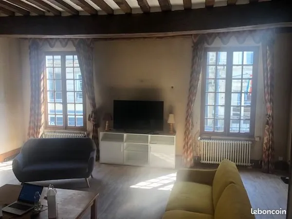 Chambre dans hyper centre avec grands espaces
