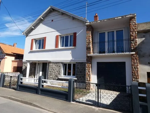 MONTLUCON Pavillon de 157 m2 avec garage et jardin