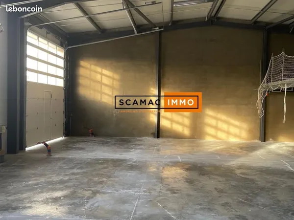 Local industriel 114 m²