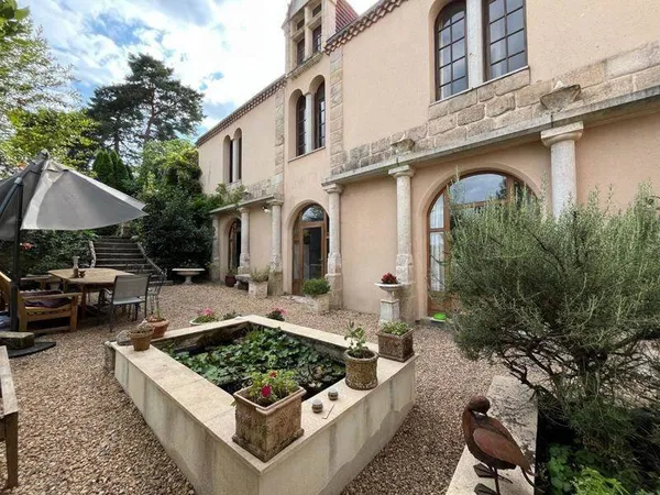 Maison 14 pièces 340 m²