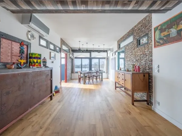 Appartement 8 pièces 245 m²