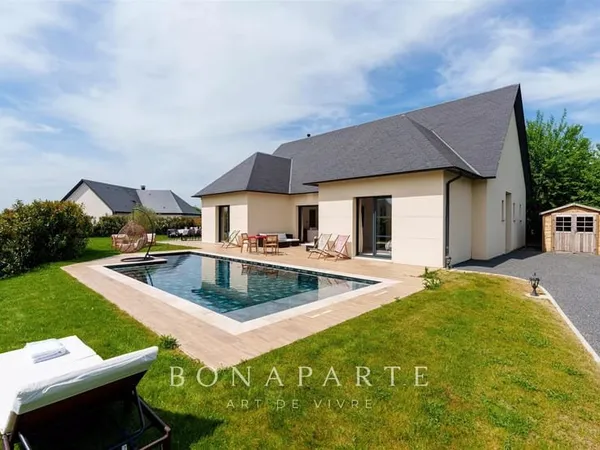 Villa contemporaine avec piscine — Élégance et art de vivre aux portes de Deauville