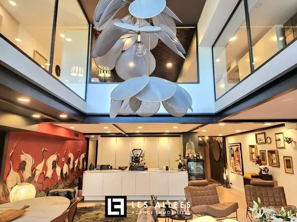 Loft 4 pièces 142 m²