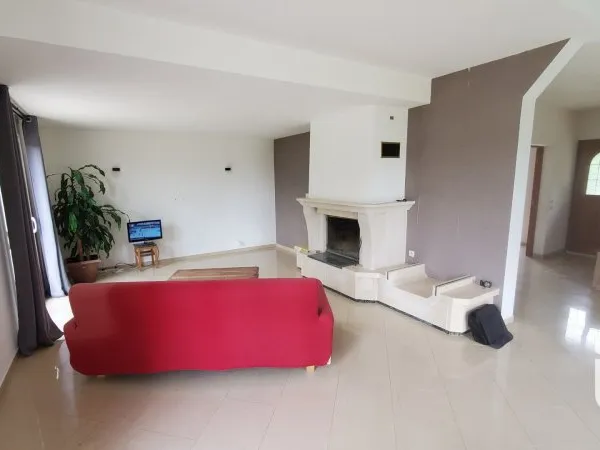 Maison 7 pièces 221 m²