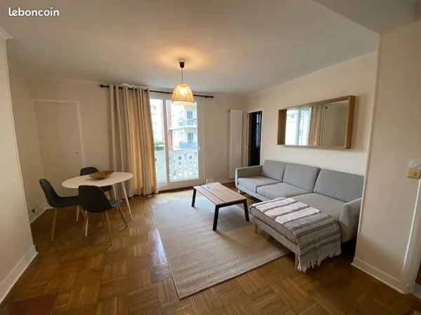 Appartement meuble et equipe, lumineux de 64m2