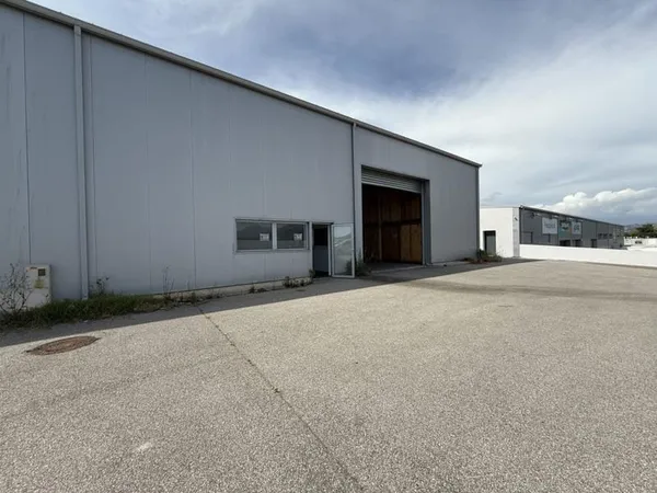 Hangar à vendre