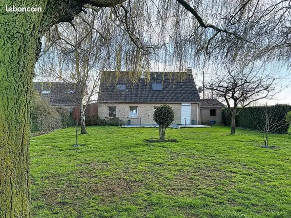 Maison individuelle - semi plain-pied - 3 chambres jardin 2 garages