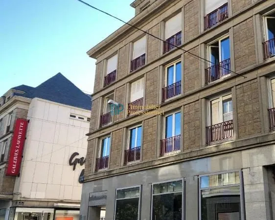 Local commercial 10 pièces 144 m²