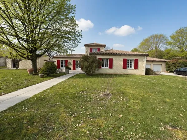Maison 130 m2, 3chs + studio indépendant parc arboré de 334
