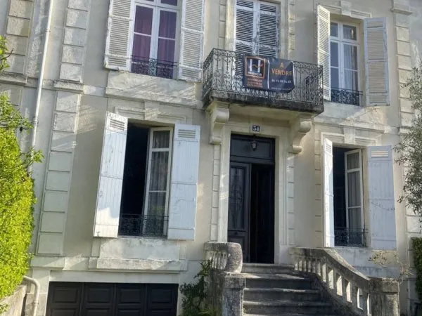 Maison 9 pièces 280 m²