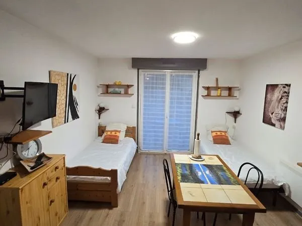 Studio 25m2 refait a neuf