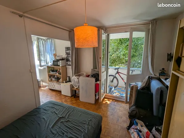 Lumineux T1bis avec balcon et la fibre