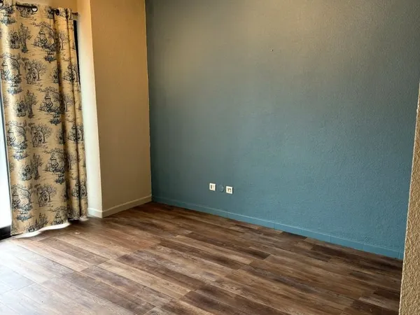 Bureau indépendant de 16 à 20 m² dans local professionnel rénové