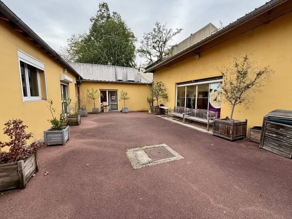 Boutique 440 m²
