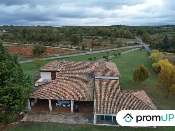 Belle maison de 220 m2 et terrain de 2 ha 7