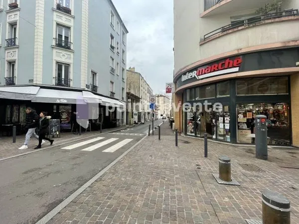 Local commercial 64 m²