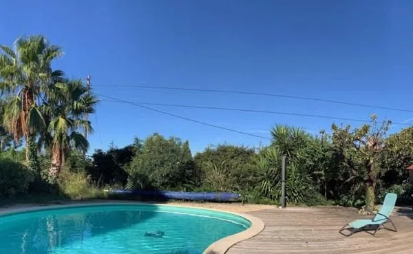 Maison 7 pièces 180 m2 sur 1800m2 parcelle avec piscine -13012