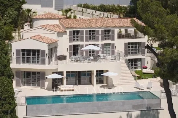 Hauteur de Cannes Villa récemment rénovée