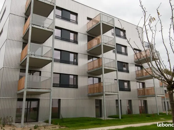 Beau T2 lumineux avec balcon