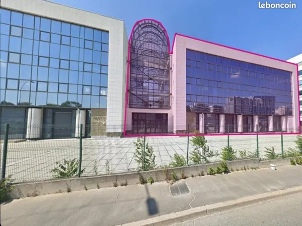Terrain 8530 m²