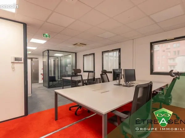 Local commercial 162 m² LE KREMLIN BICETRE