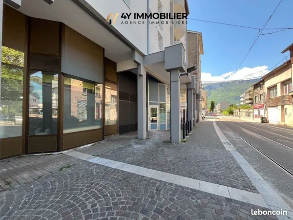 Local commercial 44 m² Fontaine