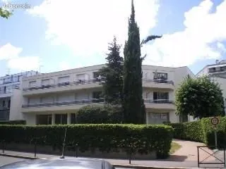 Studio 28 m² bord de l'Erdre + balcon + cave